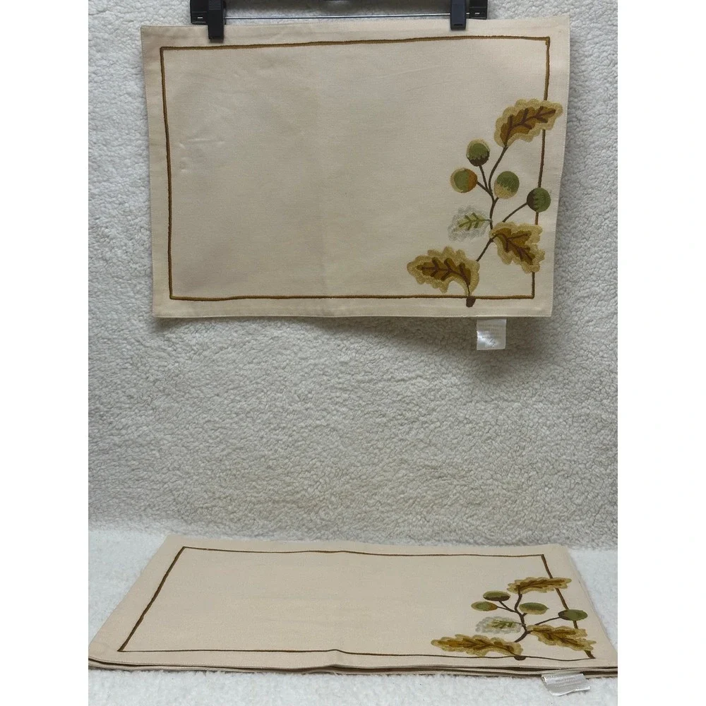 Williams Sonoma Placemats Cream Embroidered‎ Oak Leaf Acorn Fall Set of 4